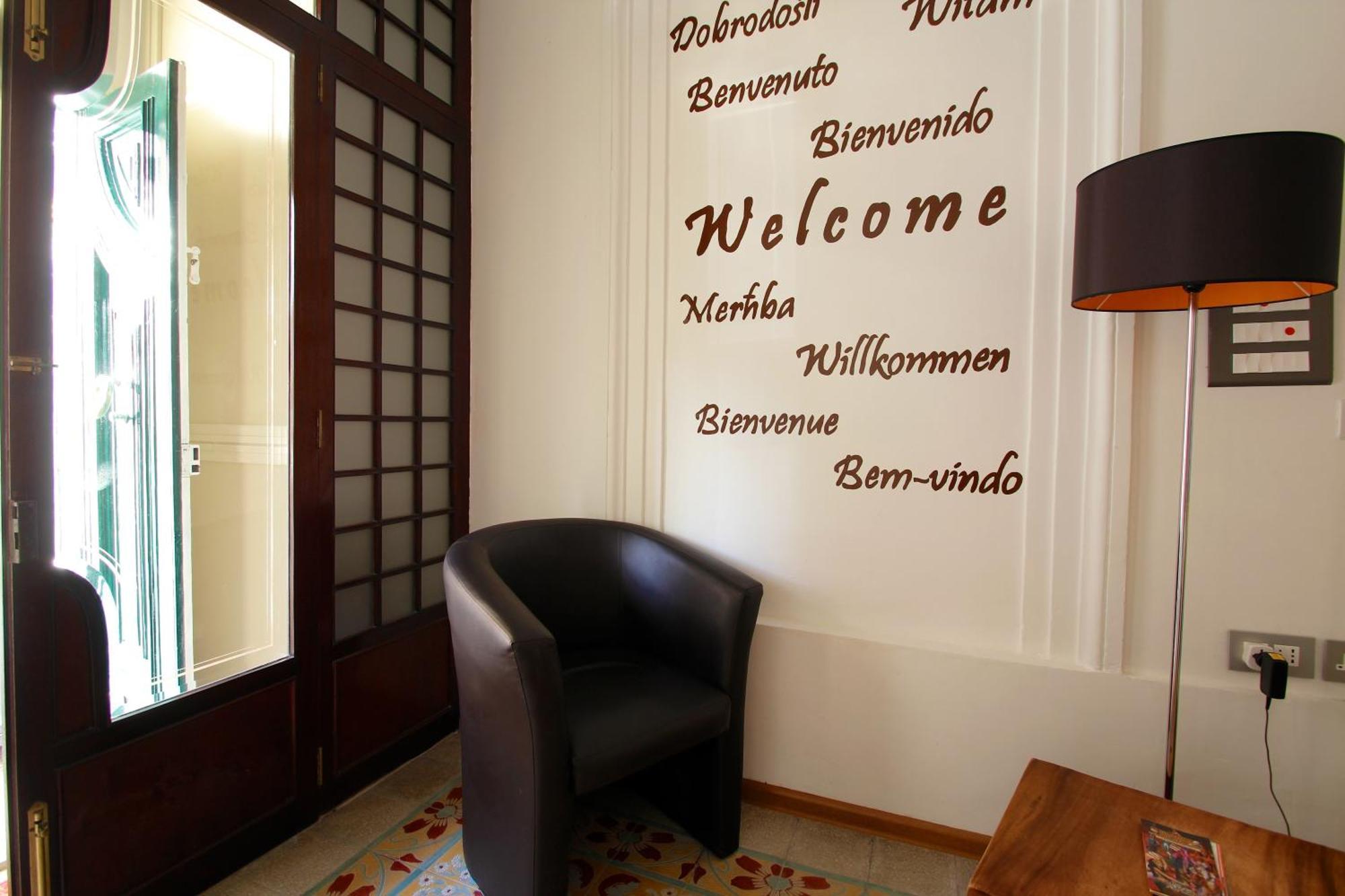 Corner Hostel Sliema Extérieur photo