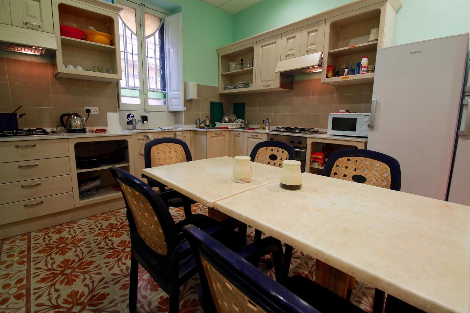 Corner Hostel Sliema Extérieur photo