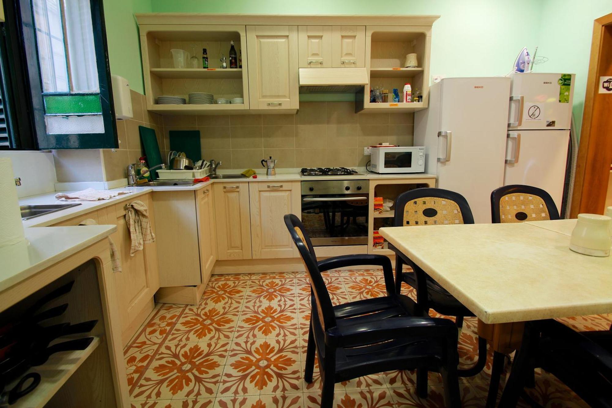 Corner Hostel Sliema Extérieur photo